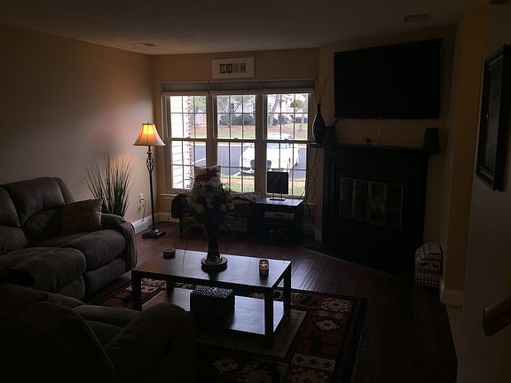 5th image of 5-7 Whistler Dr
