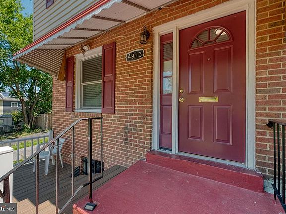 3rd image of 4903 8th St NE