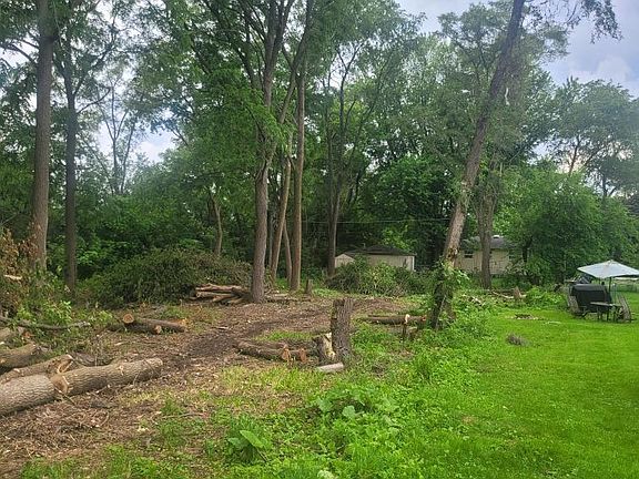 2nd image of 13 Briarwood Cir