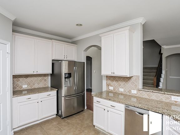5th image of 556 La Grange Dr