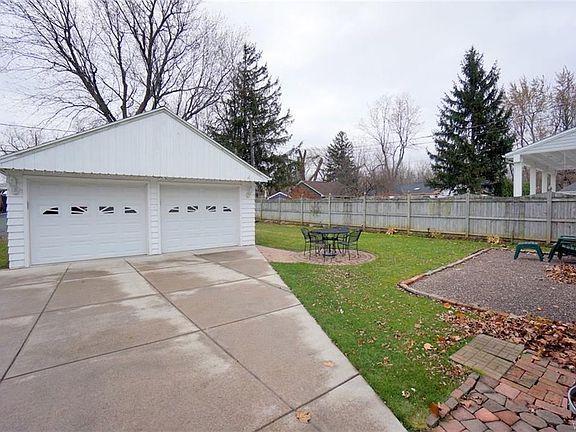 3rd image of 36 Glendale Dr