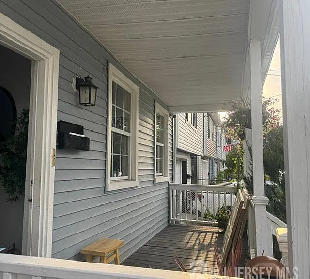 297 Sutton St — Photo 1