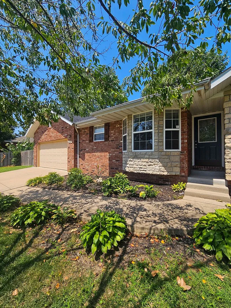 3 Bedroom | 2 Bathroom | 2 Car Garage | Fenced backyard | Nixa MO! | Nixa Schools! — Photo 2