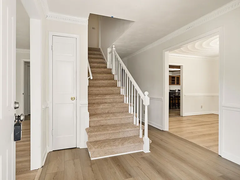 512 Bonsack Ct — Photo 5