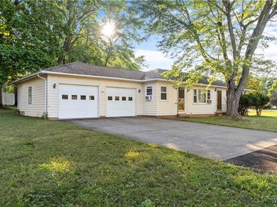 7536 Valley Circle Ln, Hamburg, NY, 14075