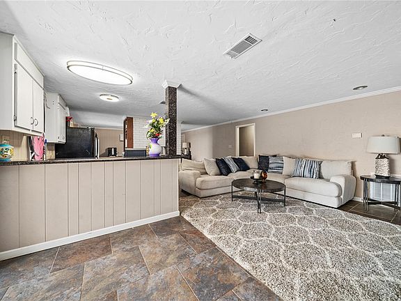 5th image of 1501 Azure Hills Dr