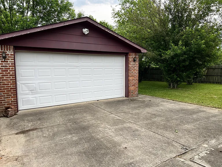 5807 Larkgrove Dr — Photo 24
