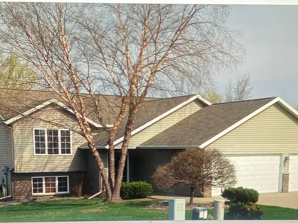 105 Sandstone Dr NW, Eyota, MN 55934