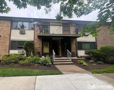 320 Cricket Ln, Woodbridge, NJ, 07095