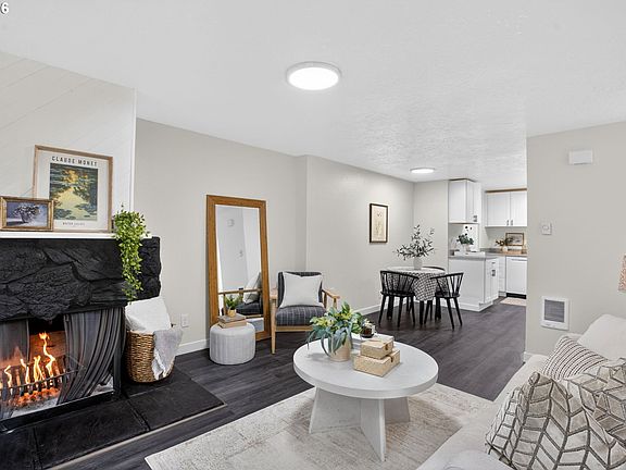 4th image of 94 Cervantes Cir