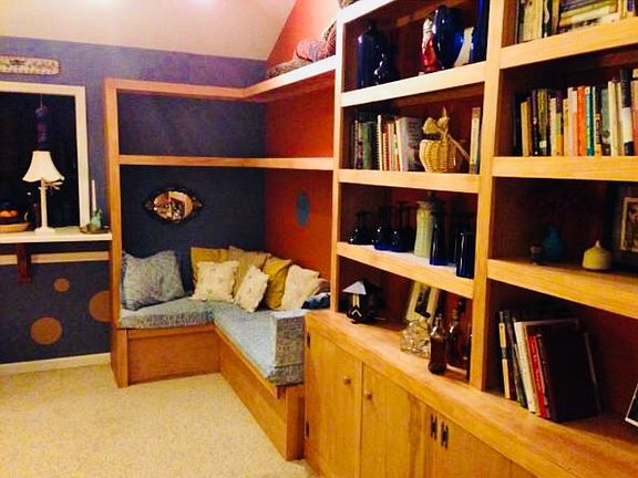 Vaulted ceiling w/nook