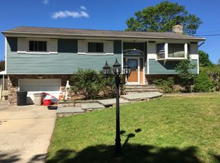 26 Bayberry Rd, Ronkonkoma, NY 11779