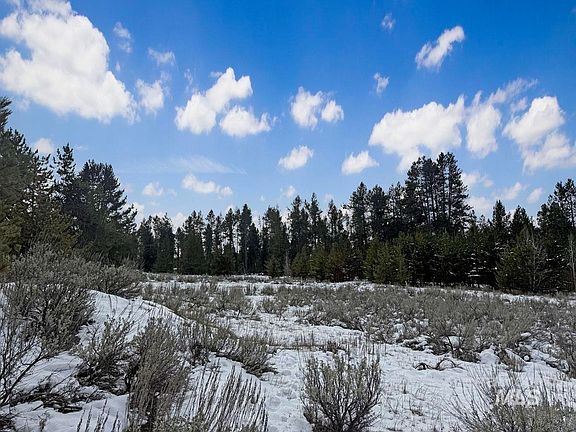 3rd image of L6 B Riverside Dr #1