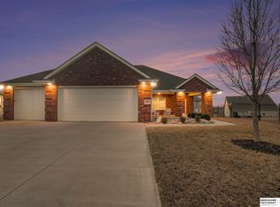 920 Elm Cir, Springfield, NE 68059