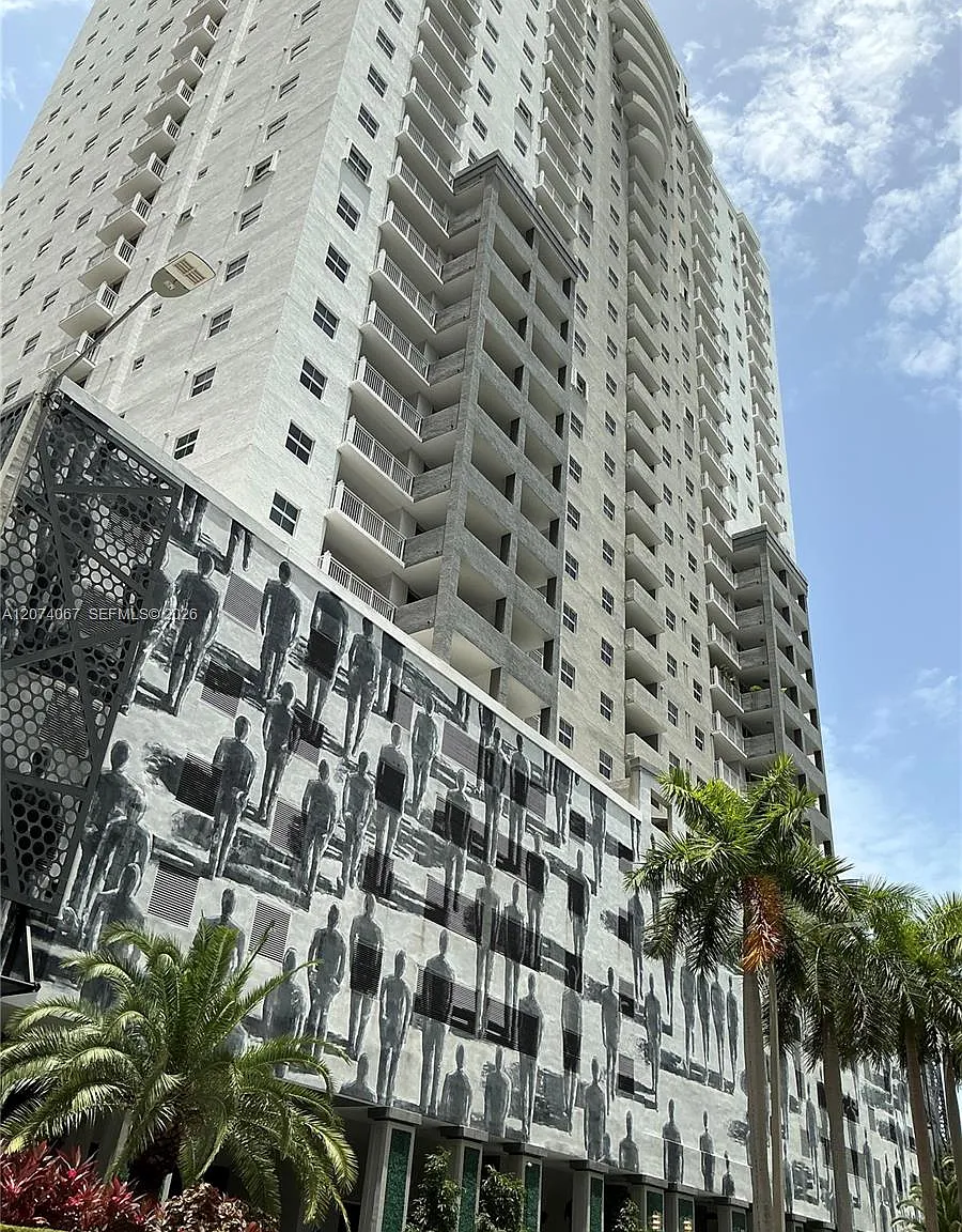 Fortune House Condo — Photo 1