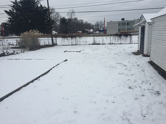 3rd image of 5358 Speedway Dr