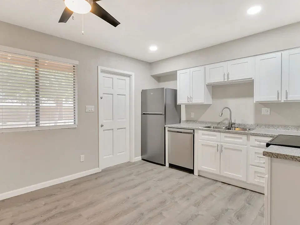23 Palms Apartments