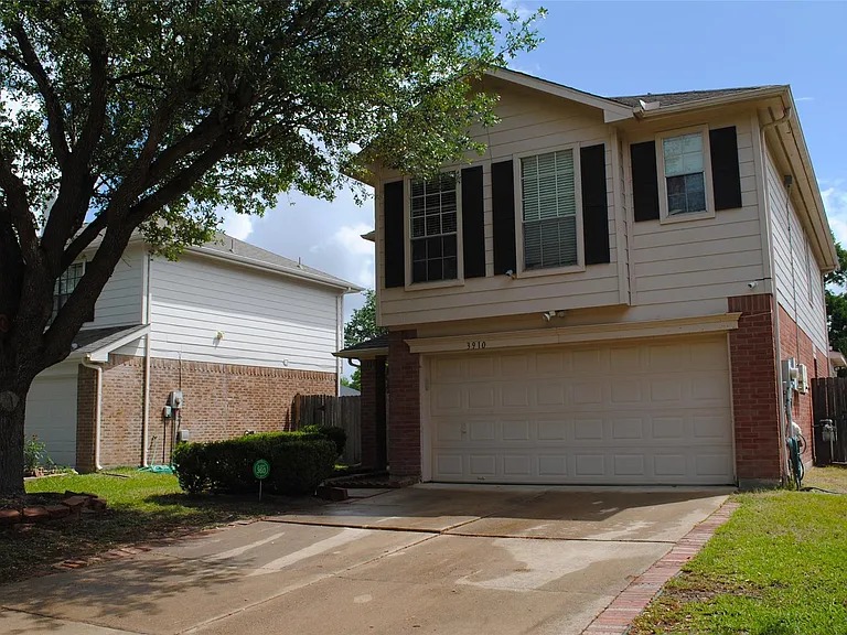 3910 Starbridge Pointe Ln — Photo 2