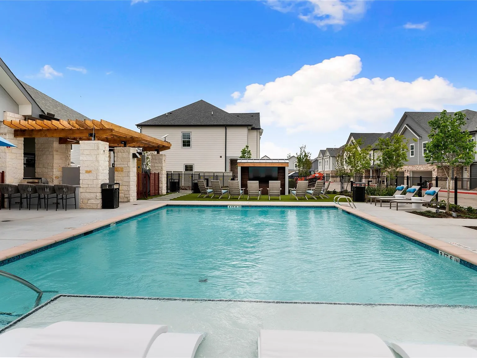 2 bed, 2.5 bath, 1211 sqft, $2,249 — Photo 3