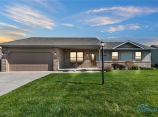 854 Regonda Dr, Defiance, OH 43512