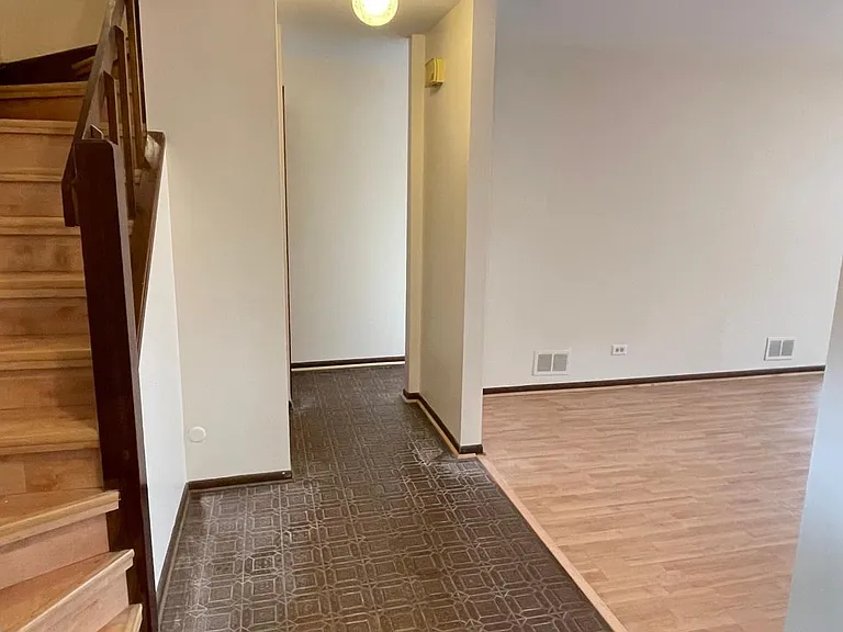 8020 N Kilpatrick Ave #D — Photo 23