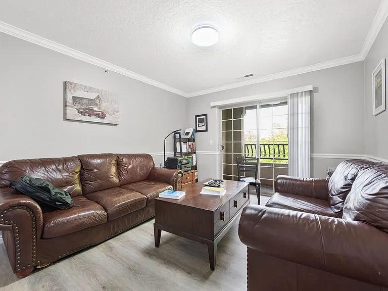 543 N University Ave #307 — Photo 2