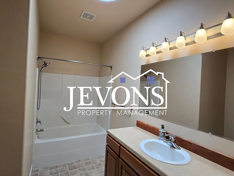 6601 Cherry Ridge Ct — Photo 13