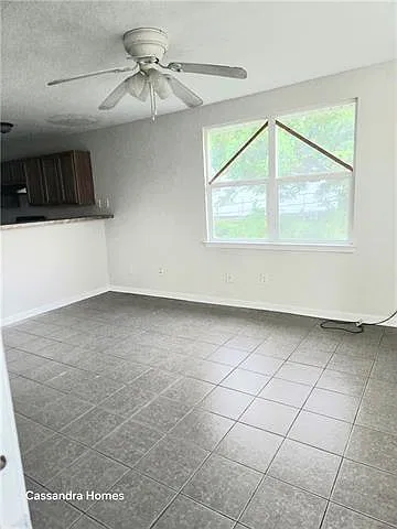 2 bed, 1.0 bath, 833 sqft, $1,250 — Photo 2