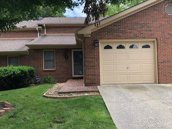2 story townhome with attached garage