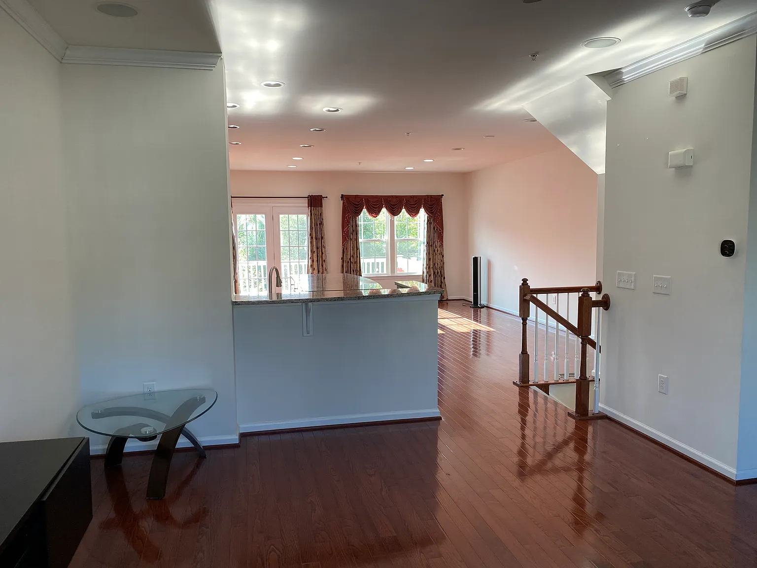 4 bed, 2280 sqft, $2,950 — Photo 4