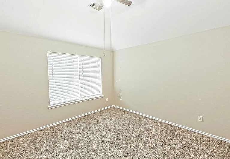 4009 Hidden Meadow Ct — Photo 30