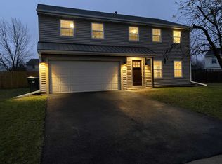 840 Division St, Geneva, IL 60134