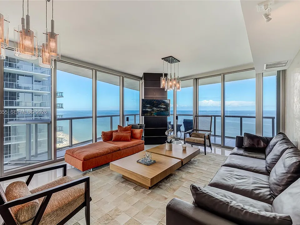 17001 Collins Ave #2508