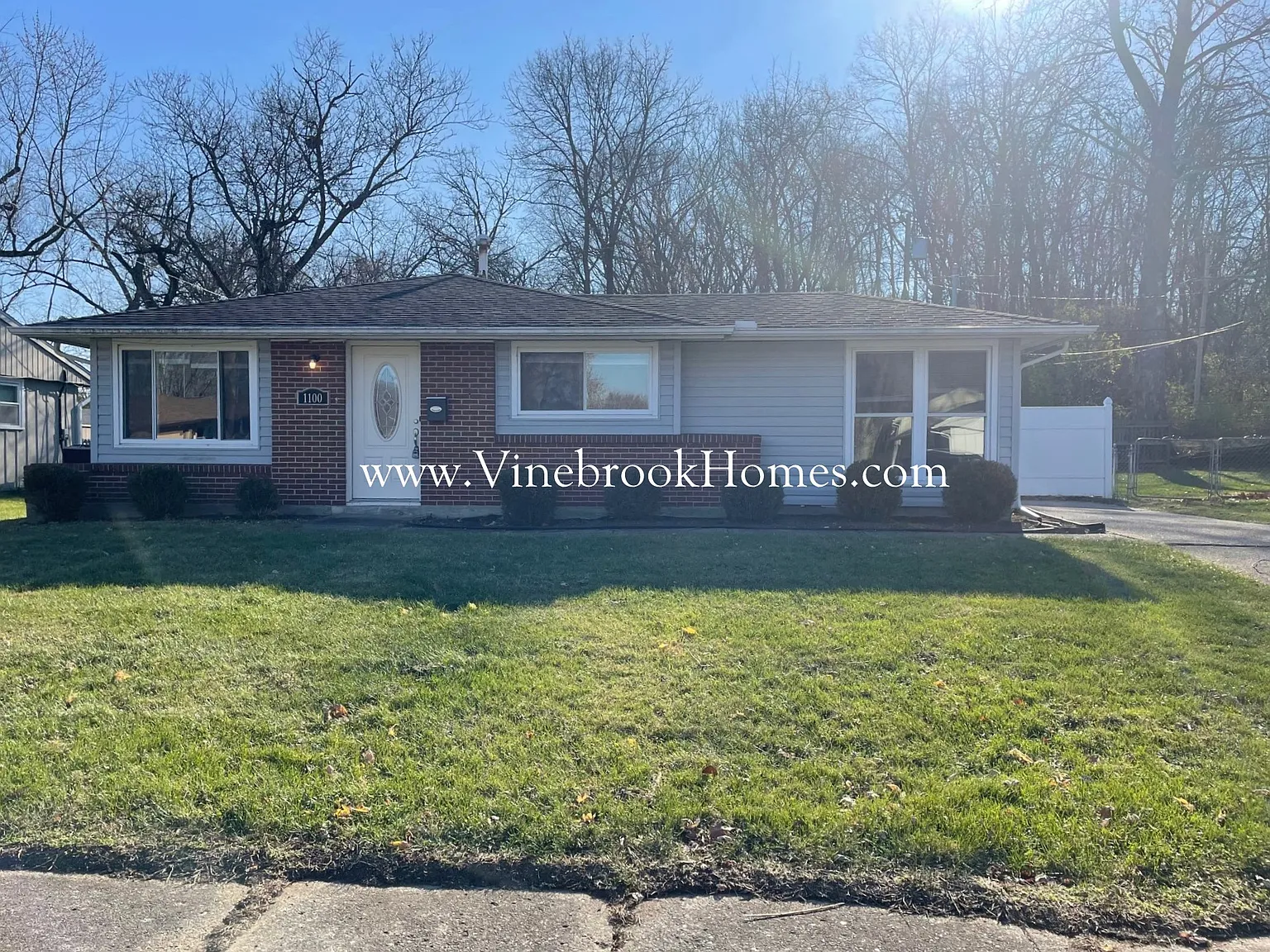 1100 Primrose Dr photo 1