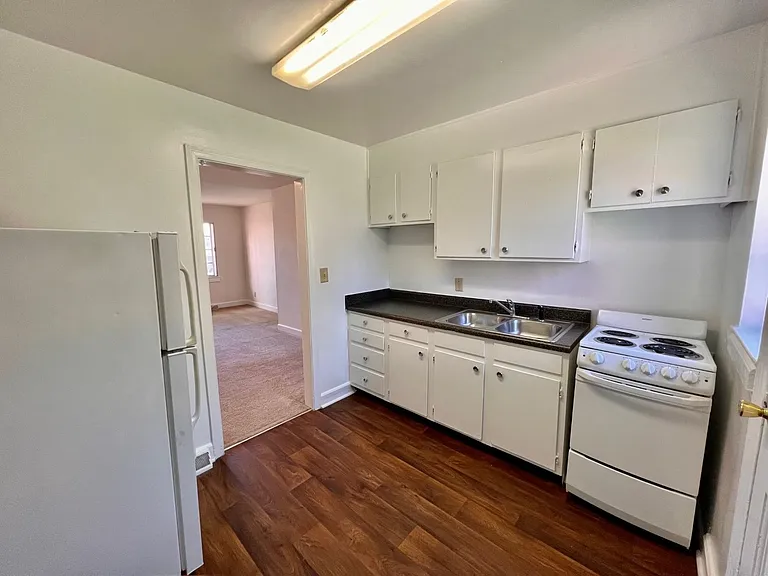 2731 Lawndale Rd — Photo 4