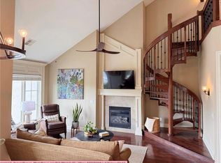 10511 Mission Rd UNIT 312, Leawood, KS 66206