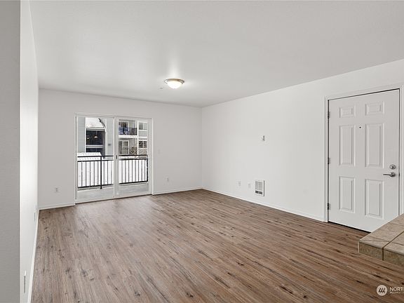 5th image of 1417 Evergreen Park Drive SW #204