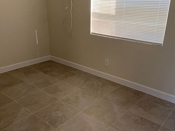 3rd image of 1078 NE 39th St APT 2