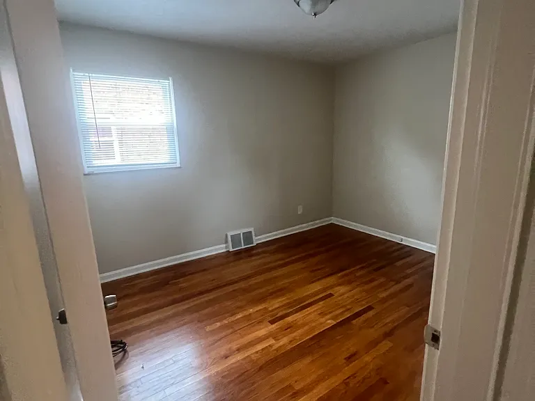 472 E 222nd St #1 — Photo 14