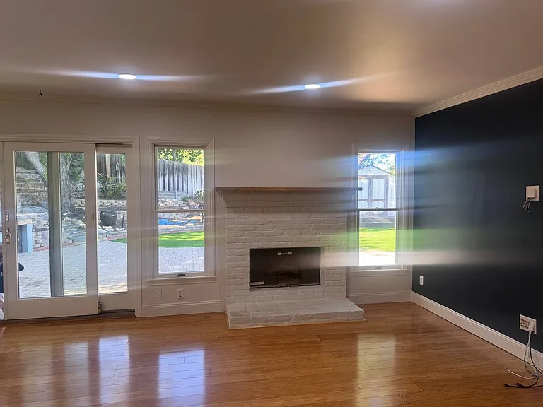 20305 Aetna St — Photo 4