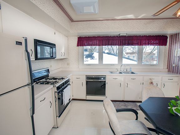 4th image of 1265 Blair Ln