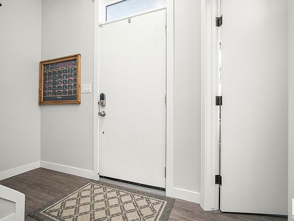 4th image of 150 Everitt Dr N #25