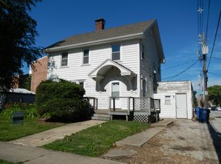 304 S 5th St, Champaign, IL 61820