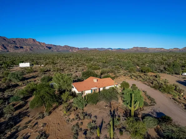 11086 E Hummingbird Ln, Gold Canyon, AZ 85118