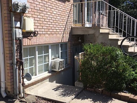 3rd image of 305 E Tysens Ln