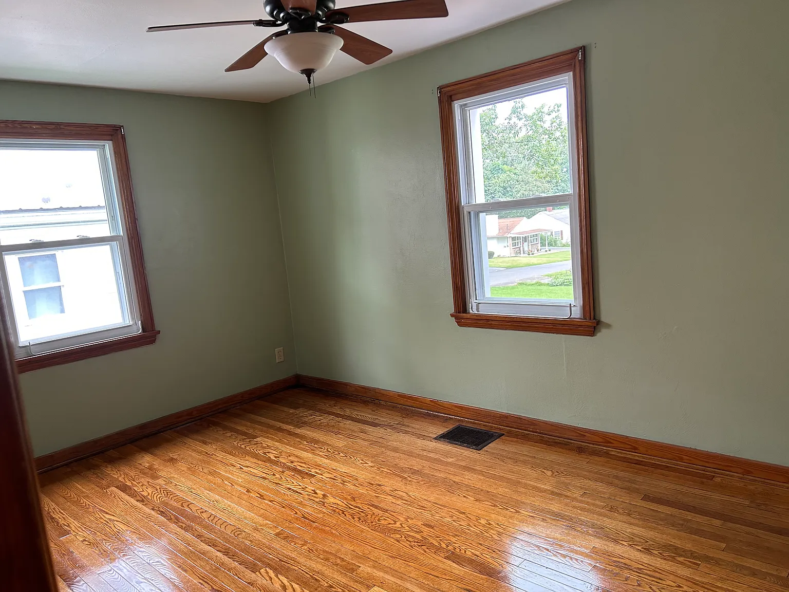 2 bed, 960 sqft, $1,250 — Photo 3
