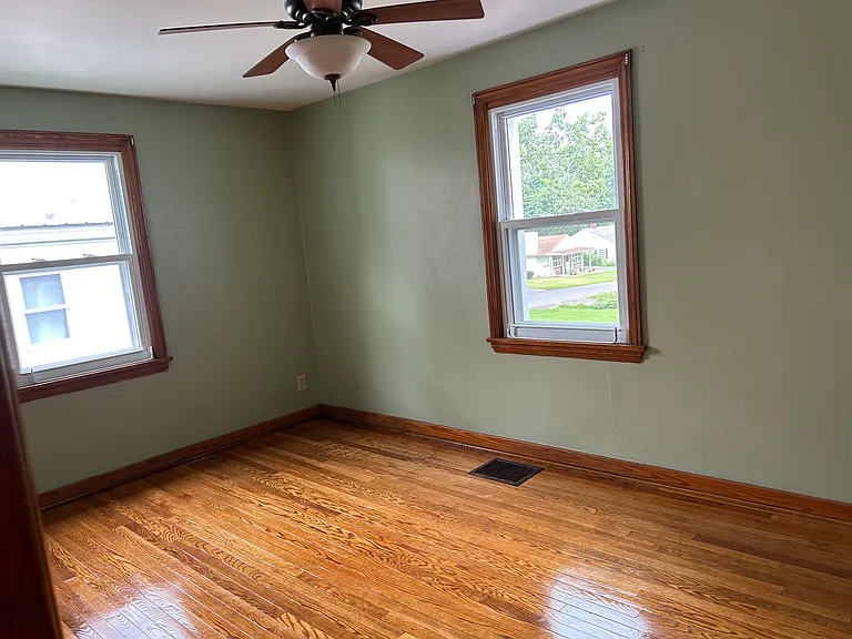 137 Jodon Ave — Photo 3