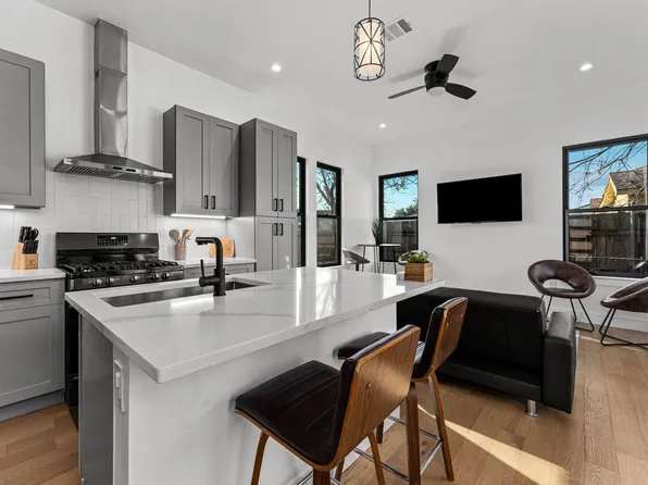 910 Tillery St #B, Austin, TX 78702
