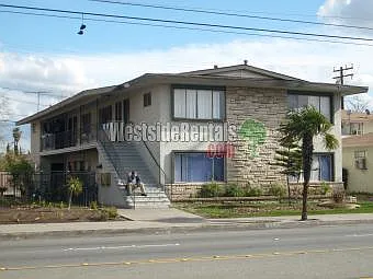 1120 N East St Photo 1