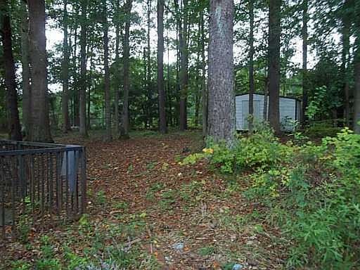 2nd image of 2824 Woodfield Dr